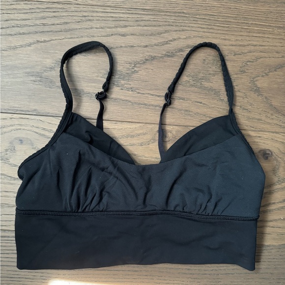 Lululemon bra two layers - Picture 1 of 4